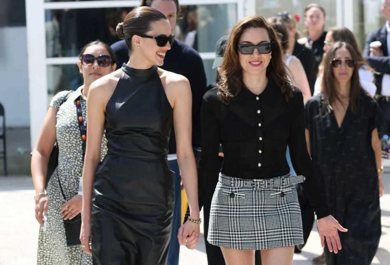 Go, Beavers!: Qualley e Plaza in corsa per il gran finale di Coen Go, Beavers!: Qualley e Plaza in corsa per il gran finale di Coen