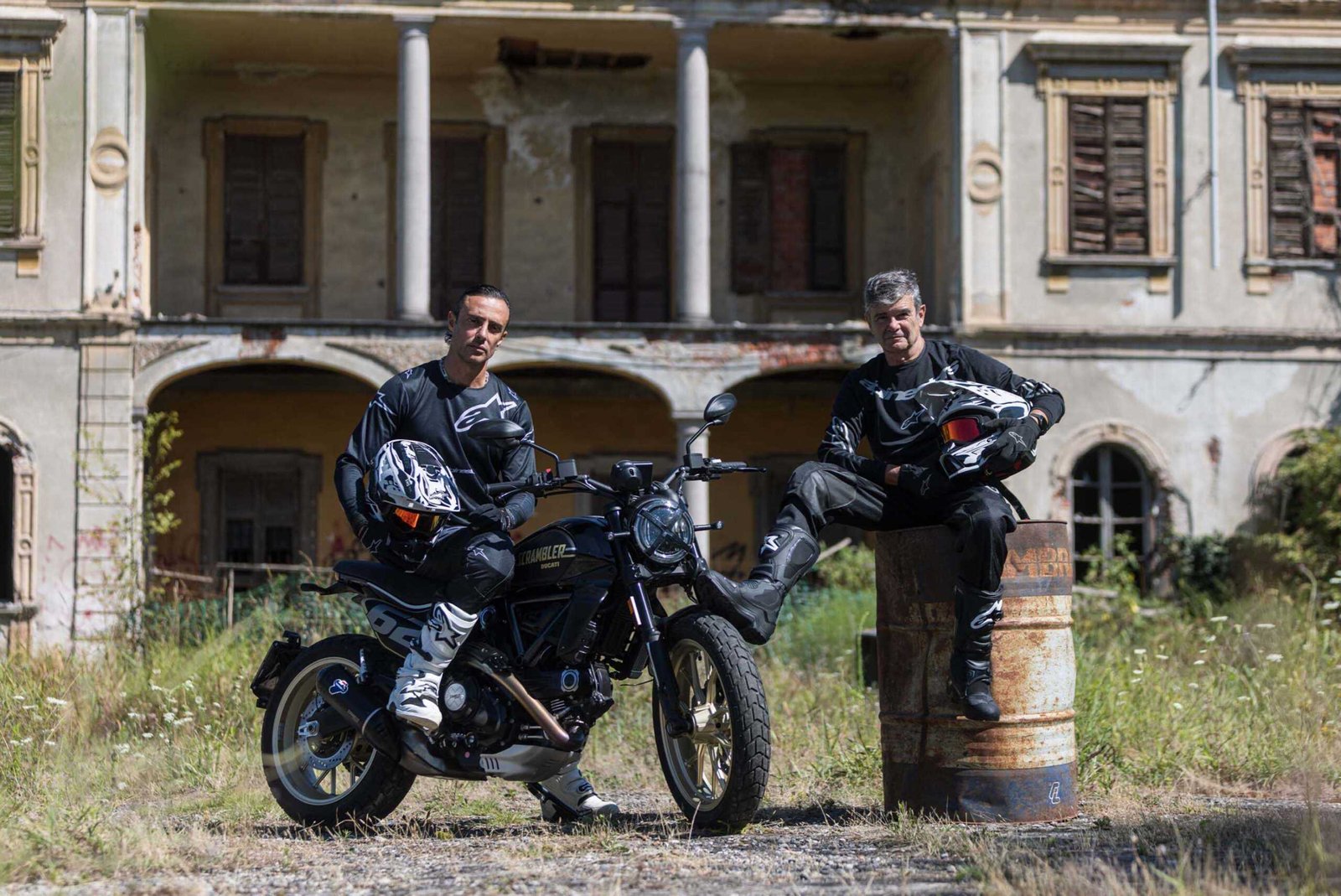 Ducati Scrambler di serie, 1.462 km fuoristrada in un giorno: impresa Sabba-Boni